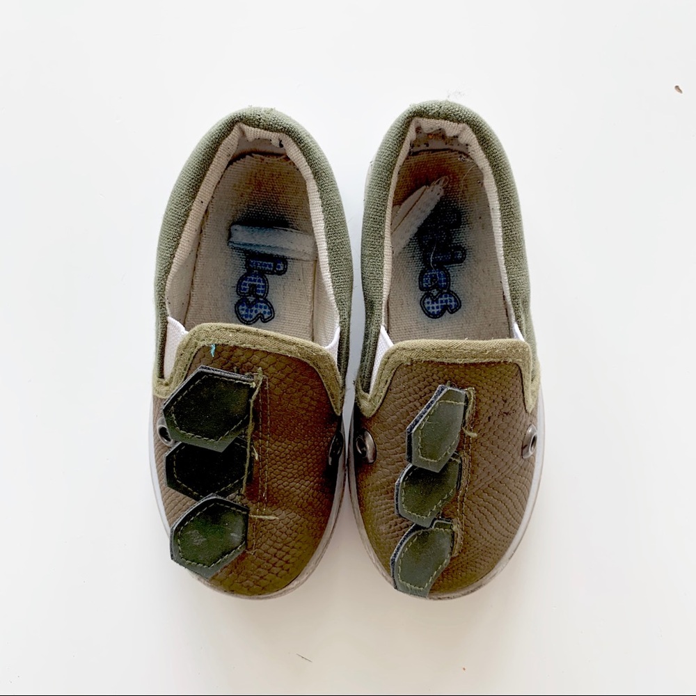 Boys Dino slip on shoes